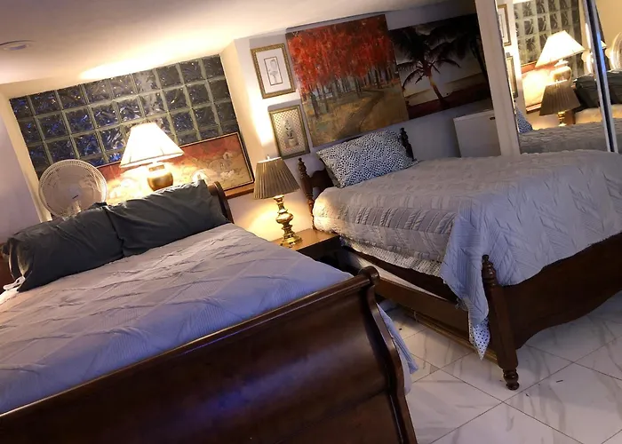 Highland Park Apartment *